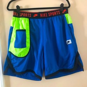 NIKE ICON CLASH DRI FIT TRAINING SHORTS SIZE M
